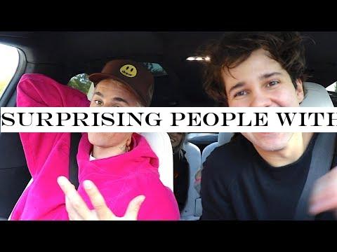 SURPRISING PEOPLE WITH JUSTIN BIEBER!!